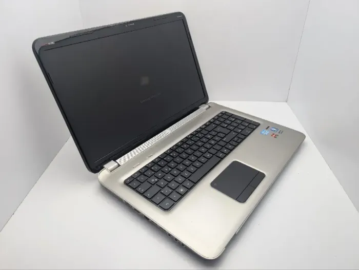 Ноутбук HP Pavilion dv7-6c30eg / 17.3" (1600x900) TN / Intel Core i7-2670QM (4 (8) ядра по 2.2 - 3.1 GHz) / 6 GB DDR3 / 1000 GB HDD / AMD Radeon HD 6770M, 1 GB GDDR5, 128-bit / WebCam / DVD-ROM б/в - зображення 6