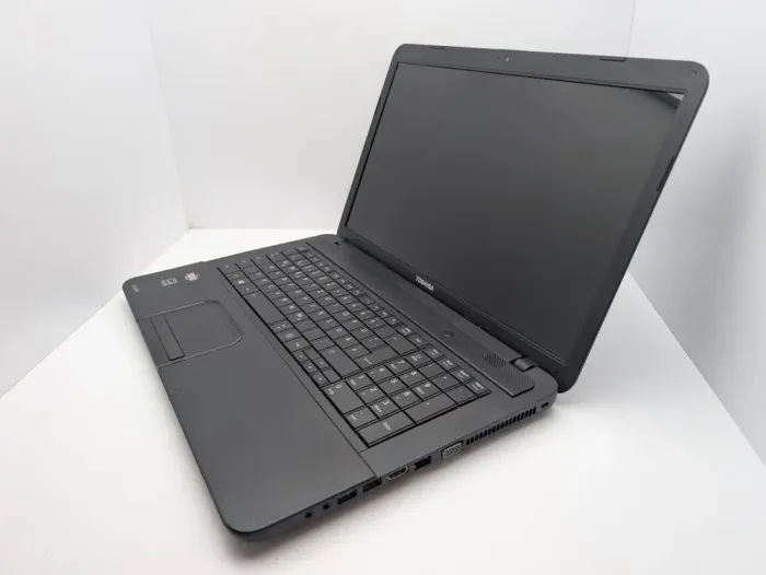 Ноутбук Toshiba Satellite C870d / 17.3" (1600x900) TN / AMD E2-1800 (2 ядра по 1.7 GHz) / 6 GB DDR3 / 500 GB HDD / AMD Radeon HD 7340 Graphics / WebCam б/в - зображення 4