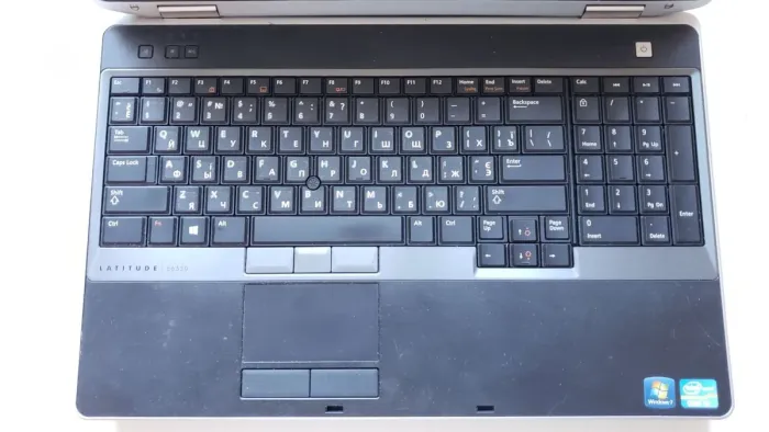 Ноутбук Dell Latitude E6530 / 15.6" (1366x768) TN / Intel Core i5-3210M (2 (4) ядра по 2.5 - 3.1 GHz) / 8 GB DDR3 / 180 GB SSD / Intel HD Graphics 4000 / WebCam б/в - зображення 3