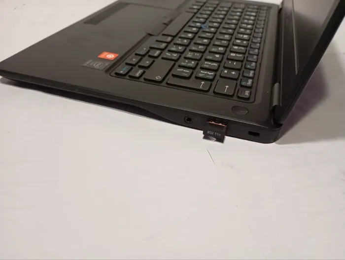 Ультрабук Б-клас Dell Latitude E7450 / 14" (1920x1080) TN / Intel Core i5-5200U (2 (4) ядра по 2.2 - 2.7 GHz) / 8 GB DDR3 / 500 GB HDD / Intel HD Graphics 5500 / WebCam / Wi-Fi б/в - зображення 5