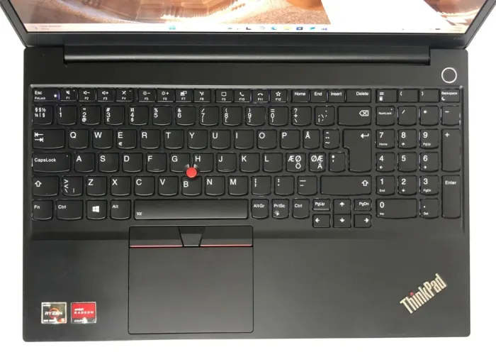 Ультрабук Б-клас Lenovo ThinkPad E15 Gen 2 / 15.6" (1920x1080) IPS / AMD Ryzen 5 4500U (6 ядер по 2.3 - 4.0 GHz) / 8 GB DDR4 / 256 GB SSD NVMe / AMD Radeon RX Vega 6 Graphics / WebCam / Win 11 Pro б/в - зображення 8