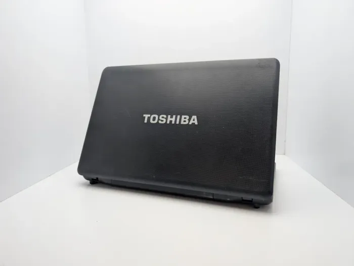 Ноутбук Toshiba Satellite C660D / 15.6" (1366x768) TN / AMD E-300 (2 ядра по 1.3 GHz) / 6 GB DDR3 / 1000 GB HDD / AMD Radeon HD 6310 Graphics / WebCam / Акб не тримає б/в - зображення 8