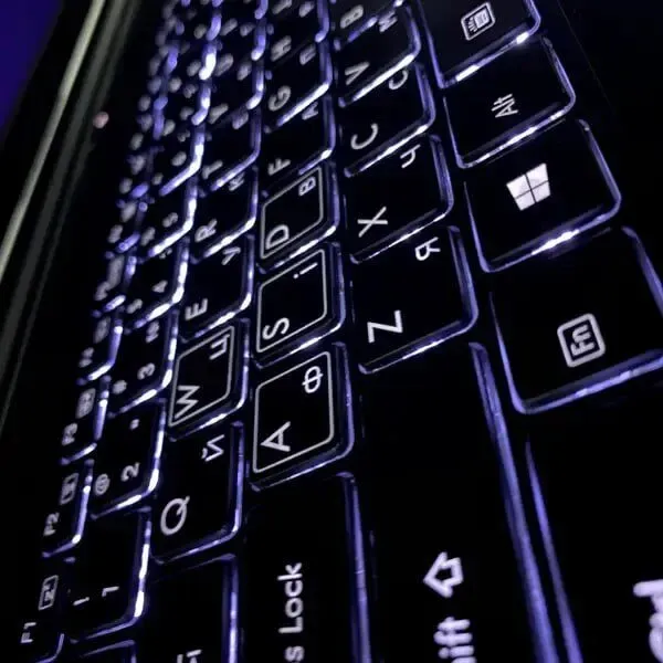 Ігровий ноутбук Б-клас Gigabyte P57 / 17.3" (1920x1080) IPS / Intel Core i7-6700HQ (4 (8) ядра по 2.6 - 3.5 GHz) / 16 GB DDR4 / 512 GB SSD / nVidia GeForce GTX 1070, 8 GB GDDR5, 256-bit / WebCam / HDMI б/в - зображення 8