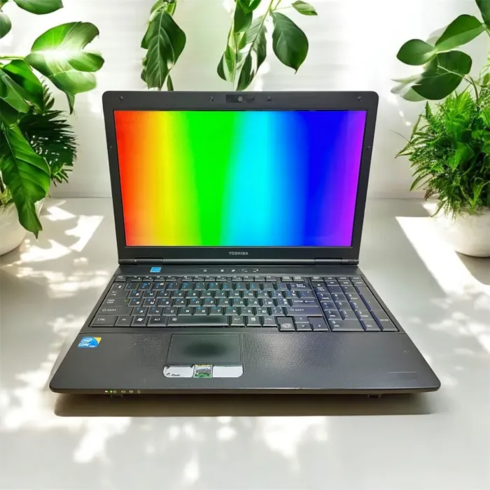 Ноутбук Б-клас Toshiba Tecra A11 / 15.6" (1366x768) TN / Intel Core i3-350M (2 (4) ядра по 2.26 GHz) / 4 GB DDR3 / 120 GB SSD / Intel HD Graphics / WebCam б/в - зображення 2