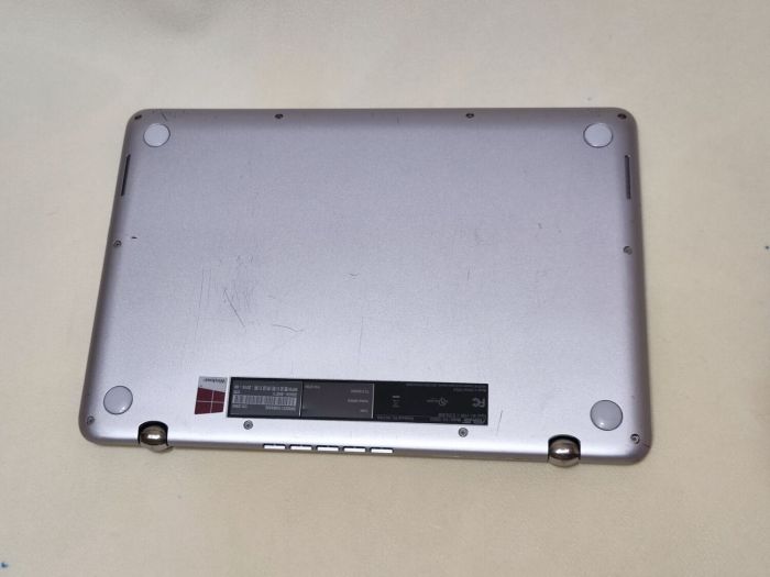 Ноутбук-трансформер Asus Q304UAK 2-in-1 / 13.3" (1920x1080) IPS Touch / Intel Core i5-7200U (2 (4) ядер по 2.5 - 3.1 GHz) / 12 GB DDR4 / 256 GB SSD / Intel HD Graphics 620 / WebCam б/в - зображення 7