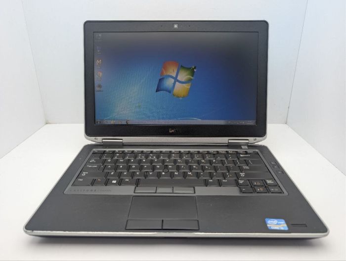 Ноутбук Dell Latitude E6330 / 13.3" (1366x768) TN / Intel Core i5-3320M (2 (4) ядра по 2.6 - 3.3 GHz) / 8 GB DDR3 / 500 GB HDD / Intel HD Graphics 4000 / DVD-ROM б/в - зображення 2