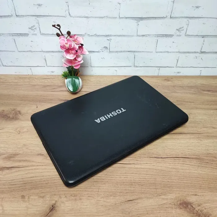 Ноутбук Б-клас Toshiba Satellite C870-182 / 17.3" (1600x900) TN / Intel Core i3-2328M (2 (4) ядра по 2.2 GHz) / 8 GB DDR3 / 128 GB SSD / Intel HD Graphics 3000 / WebCam / DVD-ROM б/в - зображення 7