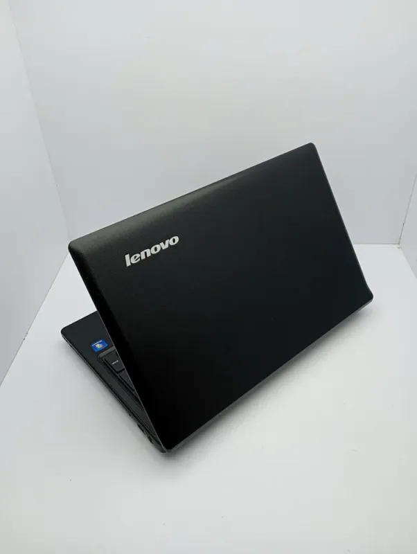 Ноутбук Lenovo IdeaPad G570 / 15.6" (1366x768) TN / Intel Core i3-2330M (2 (4) ядра по 2.2 GHz) / 6 GB DDR3 / 500 GB HDD / Intel HD Graphics / WebCam б/в - зображення 8