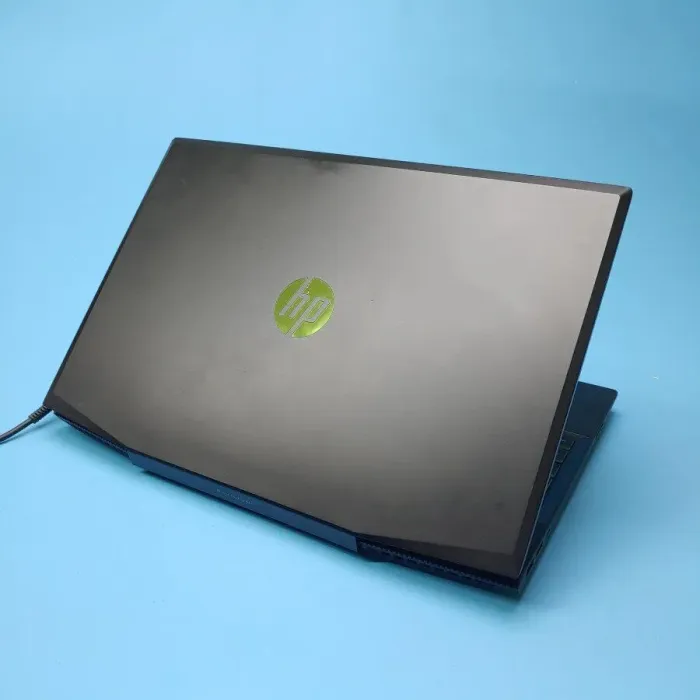 Ігровий ноутбук HP Pavilion Gaming 15-cx0056wm / 15.6" (1920x1080) IPS / Intel Core i5-8300H (4 (8) ядра по 2.3 - 4.0 GHz) / 16 GB DDR4 / 256 GB SSD + 1000 GB HDD / nVidia GeForce GTX 1050 Ti, 4 GB GDDR5, 128-bit / WebCam / Win 10 Home б/в - зображення 3