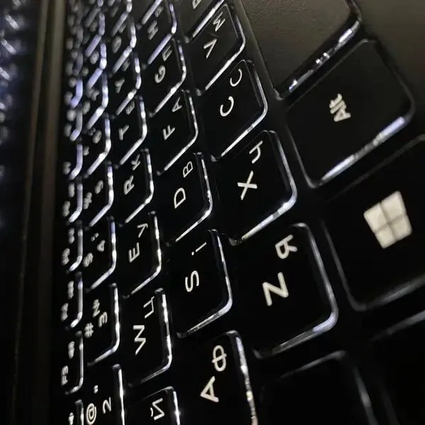 Ультрабук Dell XPS 13 9343 / 13.3" (1920x1080) IPS / Intel Core i5-5200U (2 (4) ядра по 2.2 - 2.7 GHz) / 8 GB DDR3 / 256 GB SSD / Intel HD Graphics 5500 / Mini Display Port б/в - зображення 6