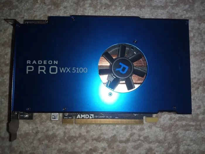 Дискретна відеокарта AMD Radeon Pro WX 5100, 8 GB GDDR5, 256-bit / 4x DisplayPort б/в - зображення 2