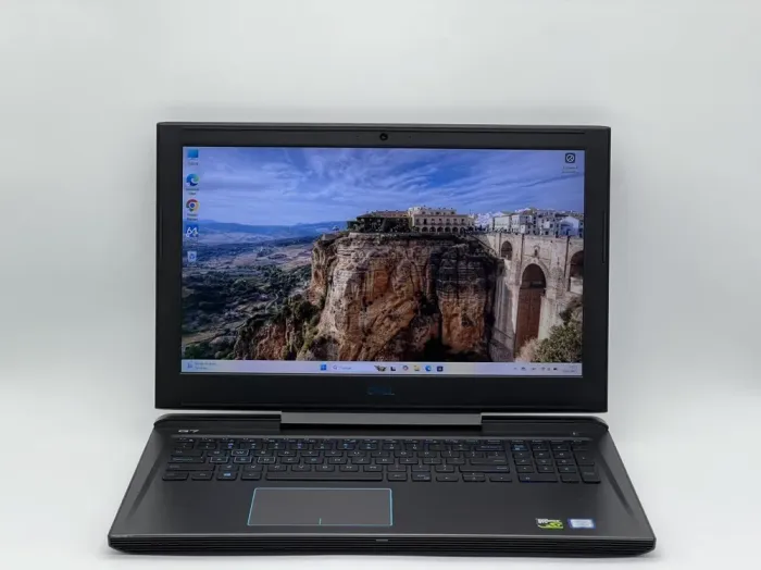 Ігровий ноутбук Dell G7 7588 / 15.6" (1920x1080) IPS / Intel Core i7-8750H (6 (12) ядер по 2.2 - 4.1 GHz) / 16 GB DDR4 / 480 GB SSD / nVidia GeForce GTX 1060 Max-Q, 6 GB GDDR5, 192-bit / WebCam б/в - зображення 2