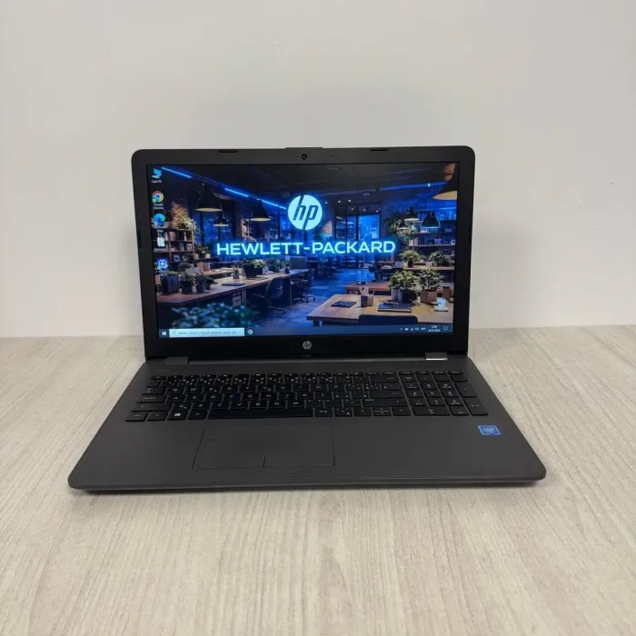 Ноутбук HP 250 G6 / 15.6" (1366x768) TN / Intel Celeron N3060 (2 ядра по 1.6 - 2.48 GHz) / 4 GB DDR3 / 128 GB SSD / Intel HD Graphics 400 / WebCam / DVD-ROM б/в - зображення 2