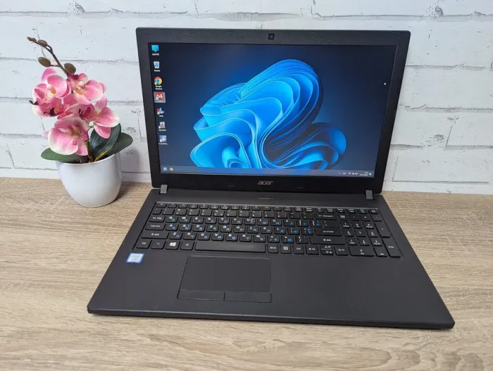 Ноутбук Б-клас Acer TravelMate P2510 / 14" (1920x1080) TN / Intel Core i3-7020U (2 (4) ядра по 2.3 GHz) / 20 GB DDR3 / 256 GB SSD / Intel HD Graphics 620 / WebCam б/в - зображення 2