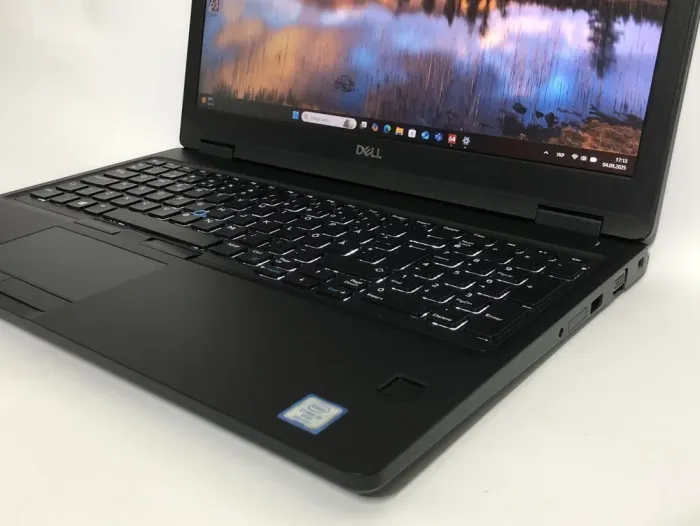 Ноутбук Dell Latitude 5591 / 15.6" (1920x1080) IPS / Intel Core i5-8400H (4 (8) ядра по 2.5 - 4.2 GHz) / 16 GB DDR4 / 256 GB SSD / nVidia GeForce MX130, 2 GB DDR5, 64-bit / WebCam / Win 11 Pro б/в - зображення 9