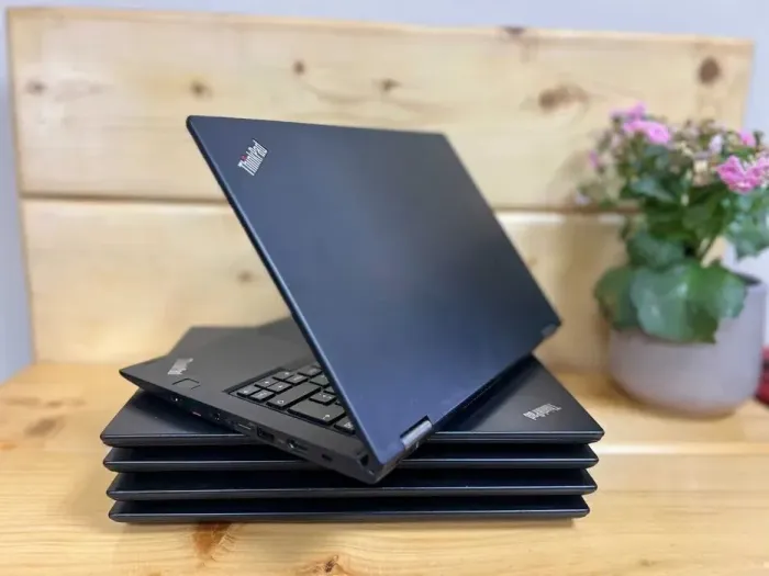 Ультрабук Lenovo ThinkPad X380 Yoga / 13.3" (1920x1080) IPS Touch / Intel Core i5-8250U (4 (8) ядра по 1.6 - 3.4 GHz) / 8 GB DDR4 / 256 GB SSD / Intel UHD Graphics 620 / WebCam / Windows 10 Pro б/в - зображення 4