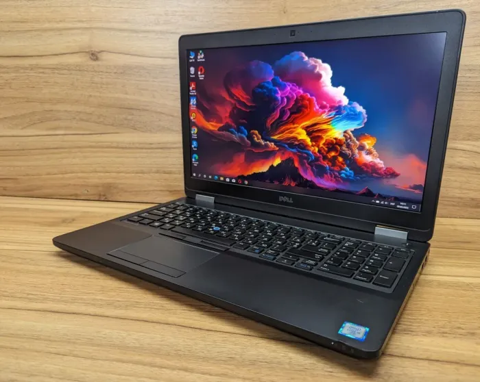 Ноутбук Dell Latitude E5570 / 15.6" (1920x1080) IPS / Intel Core i5-6300U (2 (4) ядра по 2.4 - 3.0 GHz) / 8 GB DDR4 / 256 GB SSD / Intel HD Graphics 520 / WebCam / Windows 10 б/в - зображення 5