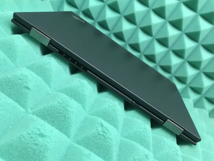 Ультрабук Б-клас Lenovo ThinkPad X1 Carbon (4th Gen) / 14" (1920x1080) IPS / Intel Core i5-6300U (2 (4) ядра по 2.4 - 3.0 GHz) / 8 GB DDR3 / 256 GB SSD M.2 / Intel HD Graphics 520 / WebCam / Fingerprint б/в - зображення 9