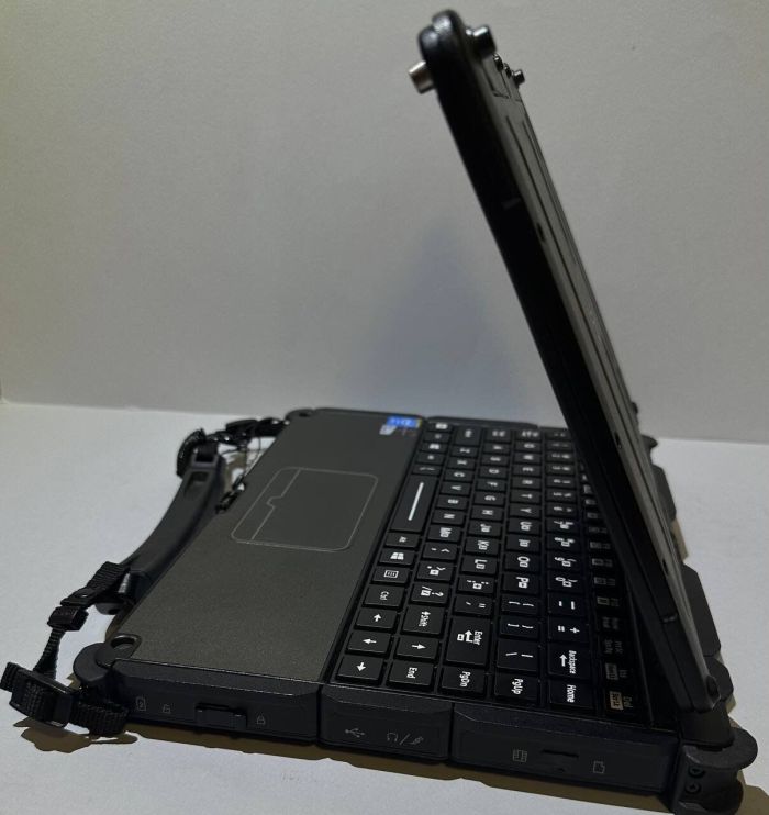 Захищений ноутбук-трансформер Getac V110 G2 / 11.6" (1366x768) IPS Touch / Intel Core i7-5500U (2 (4) ядра по 2.4 - 3.0 GHz) / 8 GB DDR3 / 128 GB SSD + 128 GB SSD / Intel HD Graphics 5500 / WebCam / / Win 10 Pro б/в - зображення 6