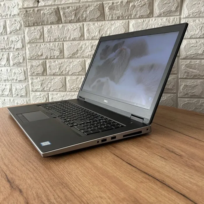 Мобільна робоча станція Б-клас Dell Precision 7740 / 17.3" (1920x1080) IPS / Intel Core i7-9850H (6 (12) ядра по 2.6 - 4.6 GHz) / 32 GB DDR4 / 512 GB SSD / AMD Radeon Pro WX 3200, 4 GB GDDR5, 128-bit / WebCam б/в - зображення 5