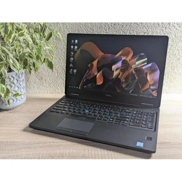 Ноутбук Dell Latitude 5590 / 15.6" (1920x1080) TN / Intel Core i5-8350U (4 (8) ядра по 1.7 - 3.6 GHz) / 16 GB DDR4 / 256 GB SSD / nVidia GeForce MX130, 2 GB GDDR5, 64-bit / WebCam б/в - зображення 4