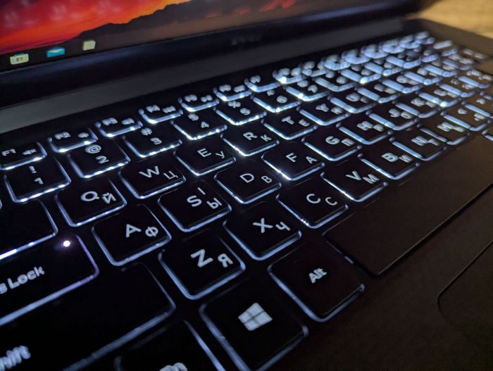 Мобільна робоча станція Dell Precision 5530 / 15,6" (1920x1080) IPS / Intel Xeon E-2176M (6 (12) ядер по 2,7 - 4,4 ГГц) / 16 ГБ DDR4 / 512 ГБ SSD / nVidia Quadro P1000, 4 ГБ GDDR5, 128-біт / HDMI / Windows 10 б/в - зображення 6