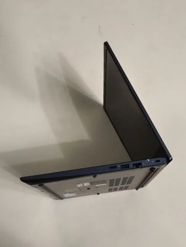 Ноутбук Toshiba Dynabook Tecra A50-J / 15.6" (1920x1080) IPS / Intel Core i5-1135G7 (4 (8) ядро по 4.2 GHz) / 8 GB DDR4 / 256 GB SSD / Intel Iris Xe Graphics / WebCam б/в - зображення 6