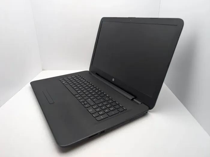 Ноутбук HP Pavilion 17-y040ng / 17.3" (1600x900) TN / AMD A8-7410 (4 ядра по 2.2 - 2.5 GHz) / 8 GB DDR3 / 120 GB SSD / AMD Radeon R5 Graphics / WebCam б/в - зображення 4