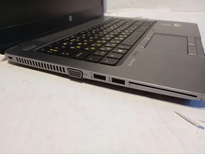 Ноутбук Б-клас HP EliteBook 840 G1 / 14" (1600x900) TN / Intel Core i5-4300U (2 (4) ядра по 1.9 - 2.9 GHz) / 8 GB DDR3 / 180 GB SSD / Intel HD Graphics 4400 / WebCam / Win 10 Pro б/в - зображення 4