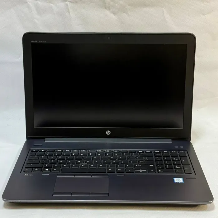 Мобільна робоча станція HP ZBook 15 G3 / 15.6" (1920x1080) TN / Intel Core i7-6820HQ (4 (8) ядра по 2.7 - 3.6 GHz) / 16 GB DDR4 / 256 GB SSD M.2 + 500 GB HDD / nVidia Quadro M1200, 4 GB GDDR5, 128-bit / WebCam б/в - зображення 3