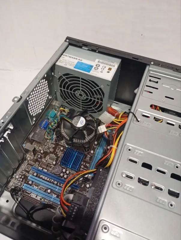 ПК Б-клас GameMax Tower / Intel Core 2 Quad Q8300 (4 ядра по 2.5 GHz) / 8 GB DDR3 / 250 GB HDD / Intel HD GMA X4500 / 400W б/в - зображення 6