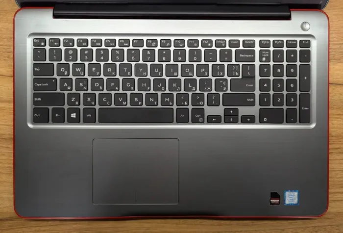 Ноутбук Dell Inspiron 5567 / 15.6" (1920x1080) IPS / Intel Core i7-7500U (2 (4) ядра по 2.7 - 3.5 GHz) / 16 GB DDR4 / 480 GB SSD / AMD Radeon R7 M445, 4 GB GDDR5, 64-bit / WebCam / Windows 10 б/в - зображення 3