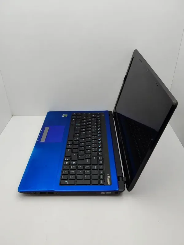 Ноутбук Asus K53 / 15.6" (1366x768) TN / Intel Core i3-2310M (2 (4) ядра по 2.1 GHz) / 6 GB DDR3 / 320 GB HDD / nVidia GeForce GT 520M, 1 GB DDR3, 64-bit / WebCam б/в - зображення 6