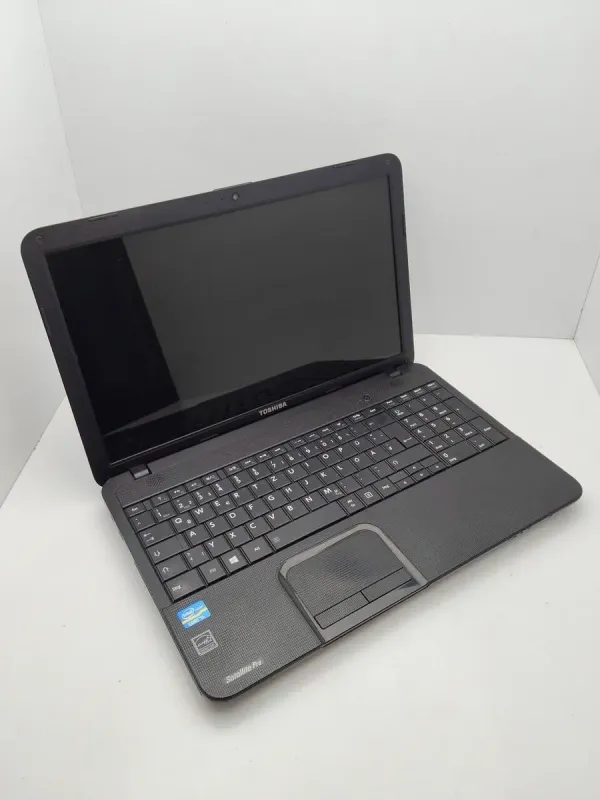 Ноутбук Toshiba Satellite C850 / 15.6" (1366x768) TN / Intel Core i5-3230M (2 (4) ядра по 2.6 - 3.2 GHz) / 6 GB DDR3 / 320 GB HDD / Intel HD Graphics 4000 / WebCam б/в - зображення 4
