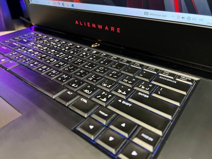 Ігровий ноутбук Dell Alienware 15 R3 / 15.6" (1920x1080) IPS / Intel Core i5-8300H (4 (8) ядра по 2.3 - 4.0 GHz) / 8 GB DDR4 / 256 GB SSD / nVidia GeForce GTX 1070, 8 GB GDDR5, 256-bit / WebCam б/в - зображення 3