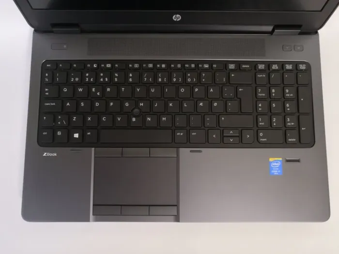 Мобільна робоча станція HP ZBook 15 G2 / 15.6" (1920x1080) IPS / Intel Core i7-4910MQ (4 (8) ядра по 2.9 - 3.9 GHz) / 16 GB DDR3 / 240 GB SSD / nVidia Quadro K2100M, 2 GB GDDR5, 128-bit / WebCam / DVD-ROM / Windows 10 Pro б/в - зображення 3