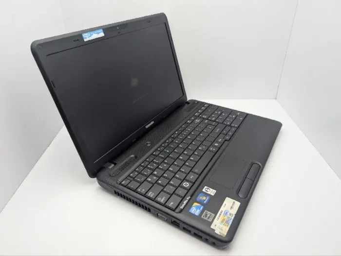 Ноутбук Toshiba Satellite Pro C660 / 15.6" (1366x768) TN / Intel Core i3-380M (2 (4) ядра по 2.53 GHz) / 6 GB DDR3 / 120 GB SSD / Intel HD Graphics / WebCam / DVD-ROM б/в - зображення 6