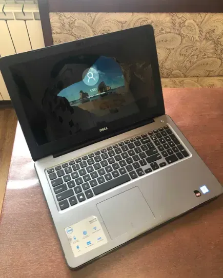 Ноутбук Dell Inspiron 15 5567 / 15.6" (1366x768) TN / Intel Core i7-7500U (2 (4) ядра по 2.7 - 3.5 GHz) / 8 GB DDR3 / 128 GB SSD / Intel HD Graphics 620 / WebCam б/в - зображення 2