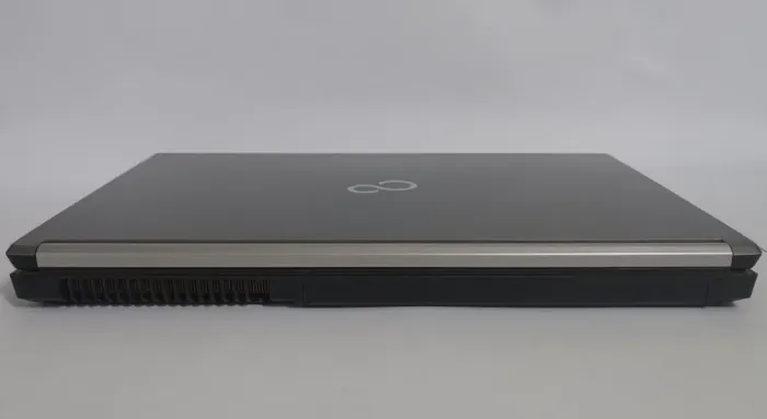 Мобільна робоча станція Fujitsu Celsius H730 / 15.6" (1920x1080) IPS / Intel Core i7-4810MQ (4 (8) ядра по 2.8 - 3.8 GHz) / 16 GB DDR3 / 256 GB SSD / nVidia Quadro K2100M, 2 GB GDDR5, 128-bit / WebCam / DVD-ROM б/в - зображення 3