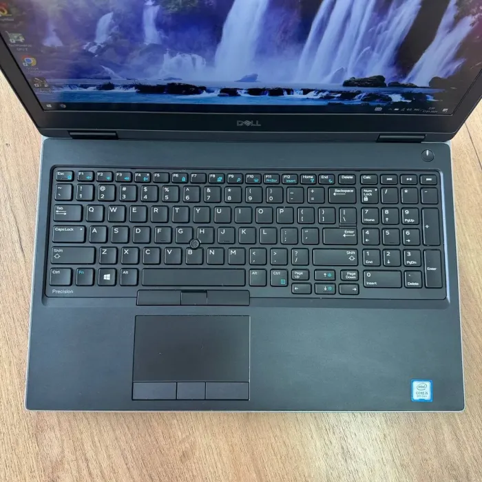 Мобільна робоча станція Dell Precision 7530 / 15.6" (1920x1080) IPS / Intel Core i5-8400H (4 (8) ядер по 2.5 - 4.2 GHz) / 32 GB DDR4 / 256 GB SSD / nVidia Quadro P1000, 4 GB GDDR5, 128-bit / WebCam б/в - зображення 7