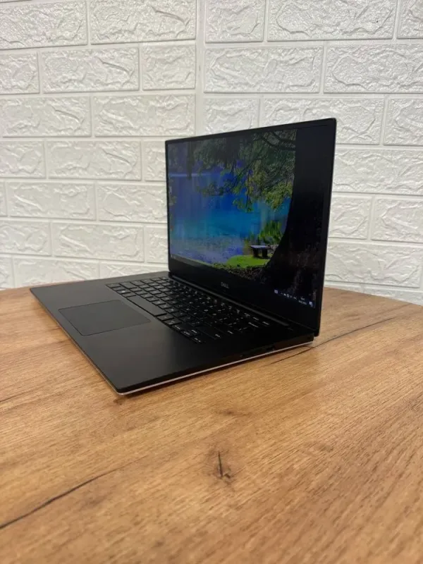 Ультрабук Dell XPS 15 9570 / 15.6" (1920x1080) IPS / Intel Core i7-11850H (8 (16) ядер по 2.1 - 4.8 GHz) / 16 GB DDR4 / 256 GB SSD / Intel UHD Graphics / WebCam б/в - зображення 5