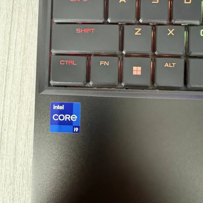 Ігровий ноутбук Б-класу Maingear Vector Pro 2 MG-VCP2-15I3070T / 15,6" (2560x1440) IPS / Intel Core i9-12900H (14 (20) ядер по 3,8 - 5,0 ГГц) / 16 ГБ DDR5 / 512 ГБ SSD NVMe / nVidia GeForce RTX 3070 Ti, 8 ГБ GDDR6, 256-біт / WebCam б/в - зображення 8