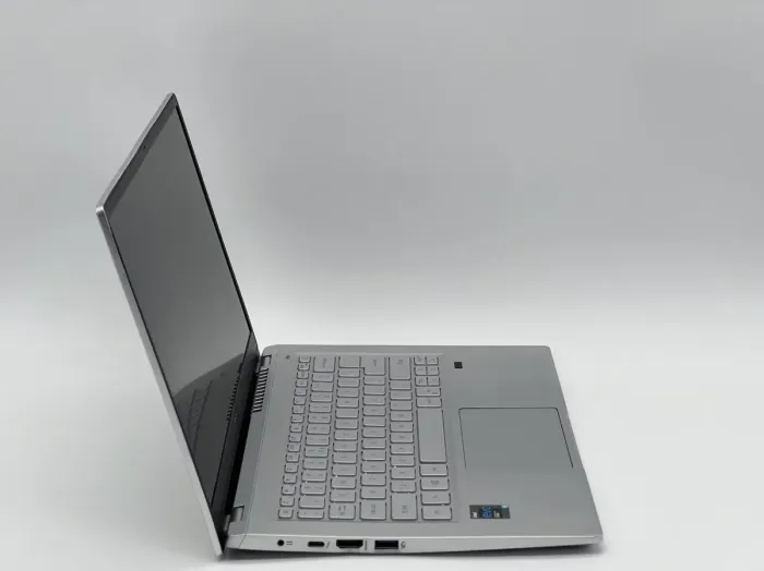 Ультрабук Б-клас Acer Swift 3 / 14" (1920x1080) IPS / Intel Core i5-1135G7 (4 (8) ядра по 2.5 - 4.5 GHz) / 8 GB DDR4 / 240 GB SSD / Intel Iris Xe Graphics / WebCam б/в - зображення 5