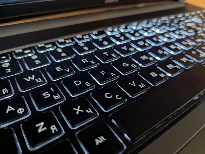 Ноутбук Dell Inspiron 15 5559 / 15.6" (1366x768) TN / Intel Core i5-6200U (2 (4) ядра по 2.3 - 2.8 GHz) / 8 GB DDR3 / 240 GB SSD / Intel HD Graphics 520 / WebCam / Windows 10 б/в - зображення 6