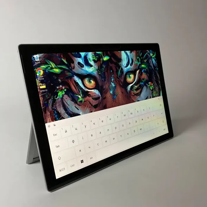 Нетбук-трансформер Б-клас Microsoft Surface Pro 6 / 12.3" (2736x1824) IPS Touch / Intel Core i5-8350U (4 (8) ядра по 1.7 - 3.6 GHz) / 8 GB DDR3 / 256 GB SSD / Intel UHD Graphics 620 / WebCam б/в - зображення 6