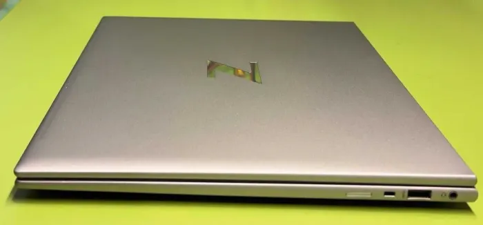 Мобільна робоча станція HP Zbook FireFly 16 G9 / 16" (1920x1200) IPS / Intel Core i7-1255U (10 (12) ядер по 3.5 - 4.7 GHz) / 16 GB DDR5 / 512 GB SSD / nVidia Quadro T550, 4 GB GDDR6, 64-bit / WebCam / TouchID б/в - зображення 6