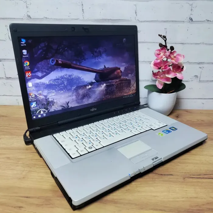 Ноутбук Fujitsu LifeBook E780 / 15.6" (1366x768) TN / Intel Core i5-560M (2 (4) ядра по 2.6 - 3.2 GHz) / 4 GB DDR3 / 128 GB SSD / Intel HD Graphics / WebCam / Без АКБ б/в - зображення 5