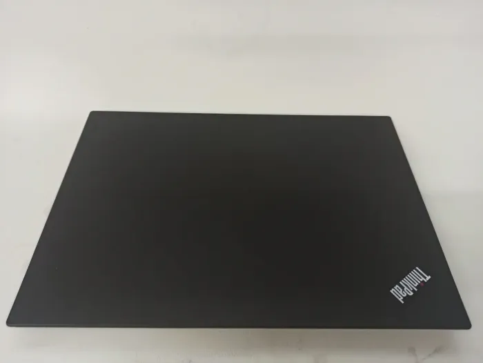 Ультрабук Lenovo ThinkPad T570 / 15.6" (1920x1080) IPS / Intel Core i5-7300U (2 (4) ядра по 2.6 - 3.5 GHz) / 8 GB DDR4 / 512 GB SSD M.2 / Intel HD Graphics 620 / WebCam б/в - зображення 4