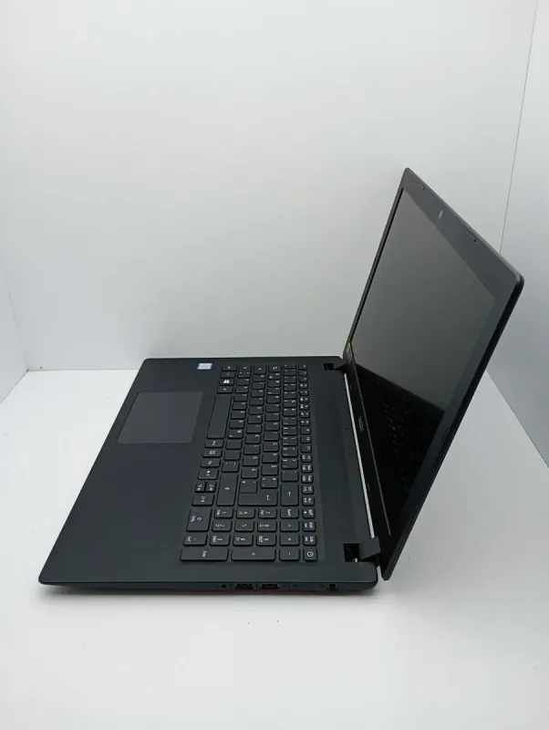 Ноутбук Acer A315 / 15.6" (1920x1080) TN / Intel Core i3-6006U (2(4) ядра по 2.0 GHz) / 8 GB DDR4 / 120 GB SSD / Intel HD Graphics 520 / WebCam б/в - зображення 4