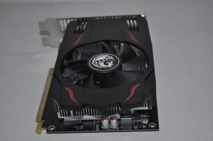 Дискретна відеокарта AMD Radeon RX 550, 4 GB GDDR5, 128-bit / DVI, HDMI, DisplayPort - зображення 8